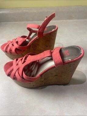 Brash Wedge Sandals in Coral Pink by Brash Women’s Size 5